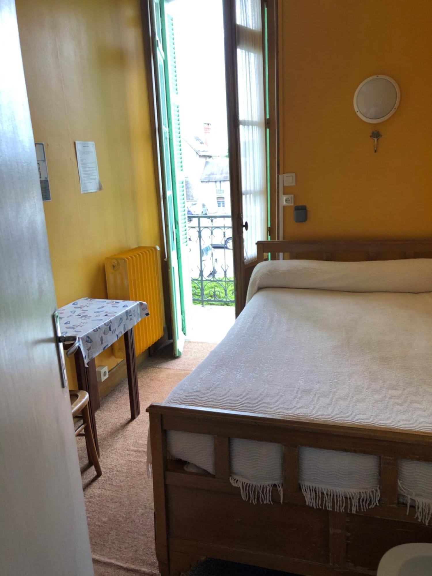 Plaisance Hotel *